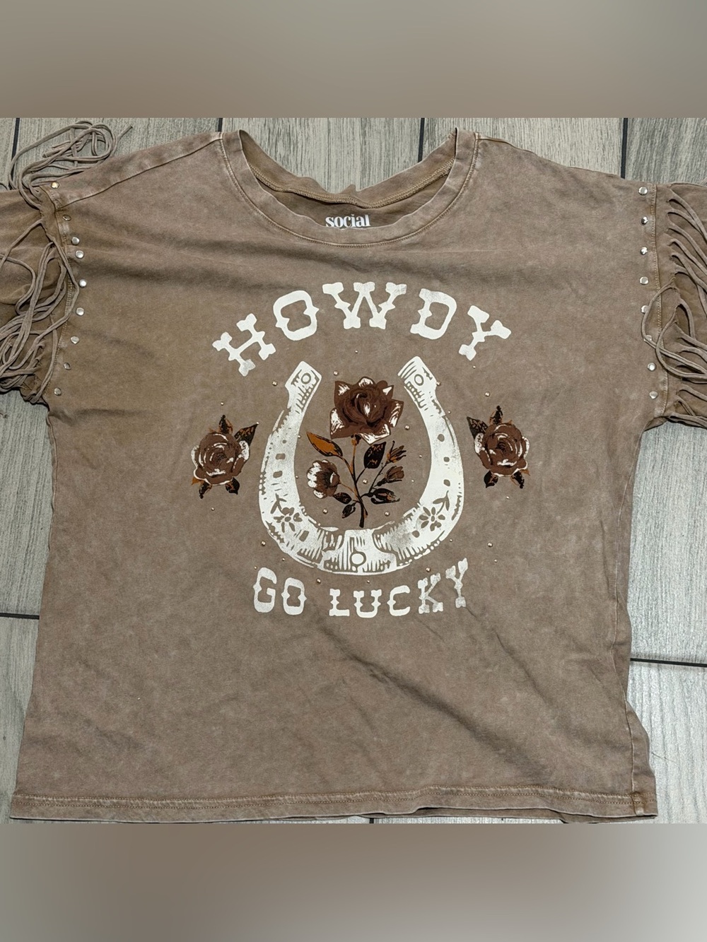 Social 'Howdy Go Lucky' Brown Graphic Fringe Sleeve Tee
